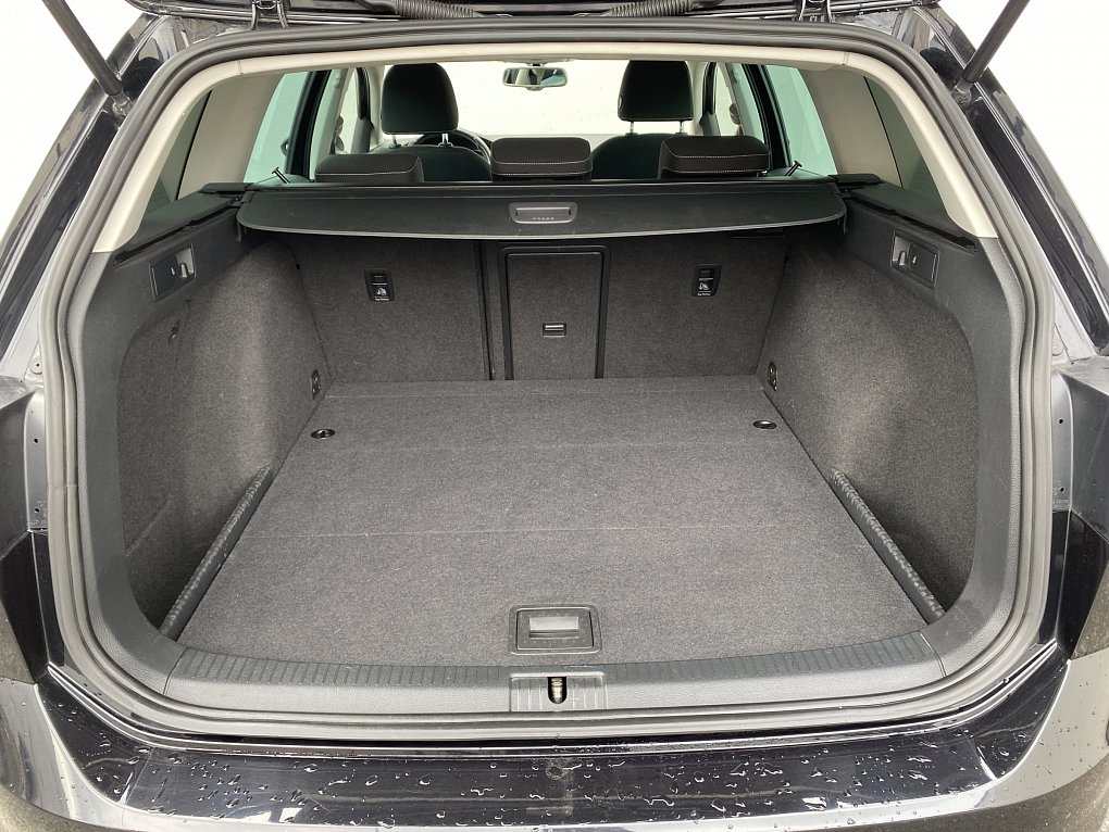 Volkswagen Golf 2.0 TDi Lounge