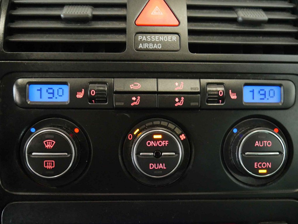 Volkswagen Touran 1.6FSi 