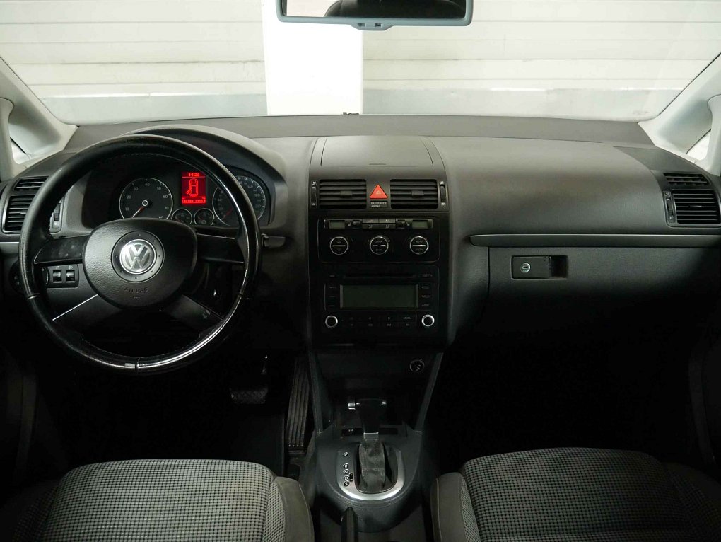 Volkswagen Touran 1.6FSi 