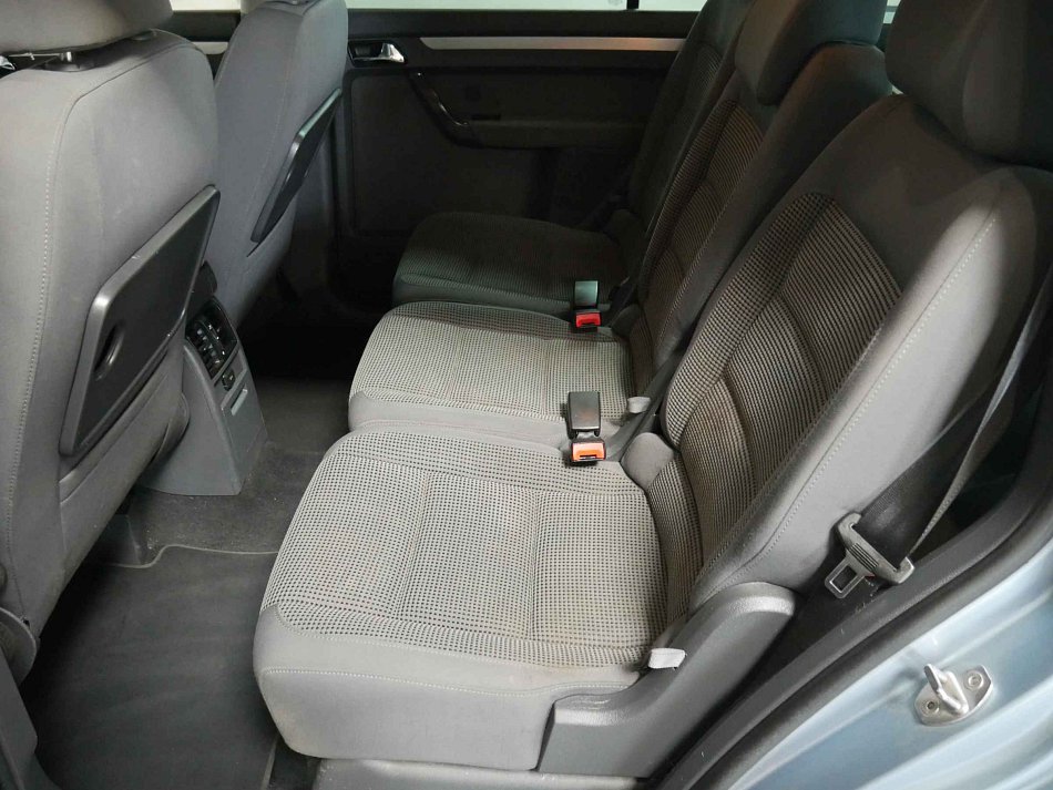 Volkswagen Touran 1.6FSi 