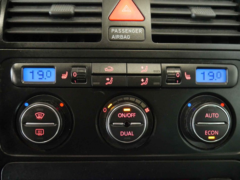 Volkswagen Touran 1.6FSi 