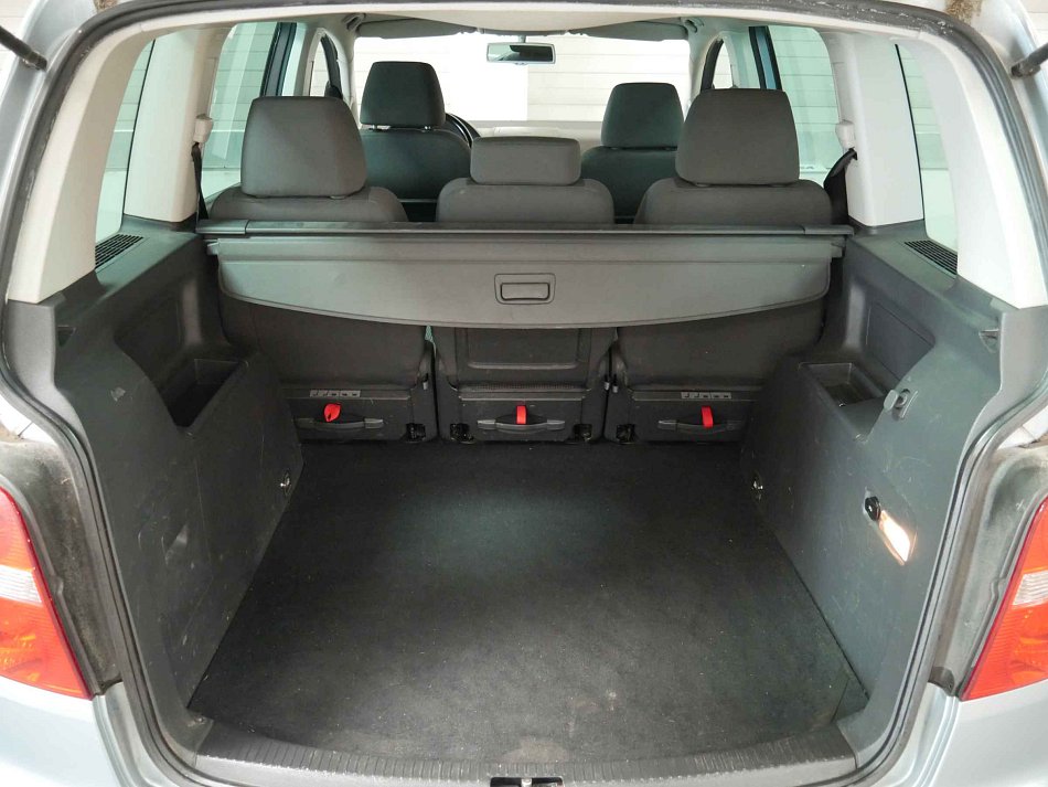 Volkswagen Touran 1.6FSi 