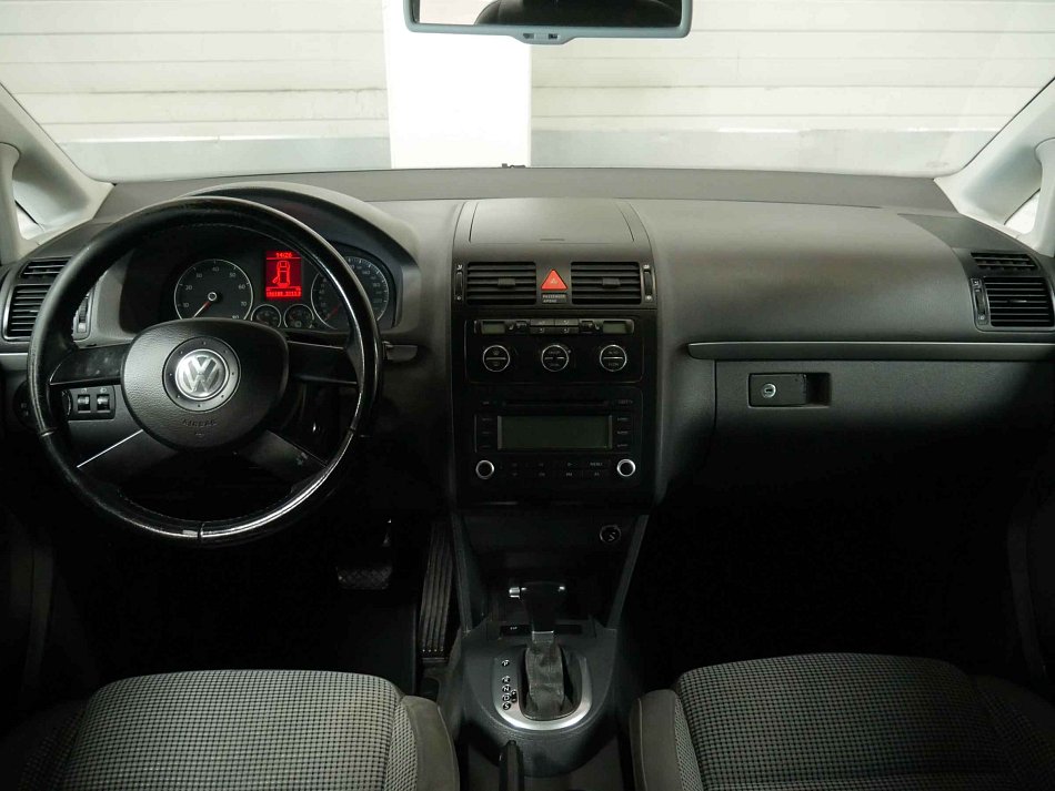 Volkswagen Touran 1.6FSi 