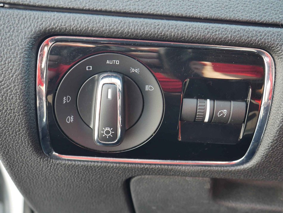 Škoda Superb II 2.0 TDi Elegance