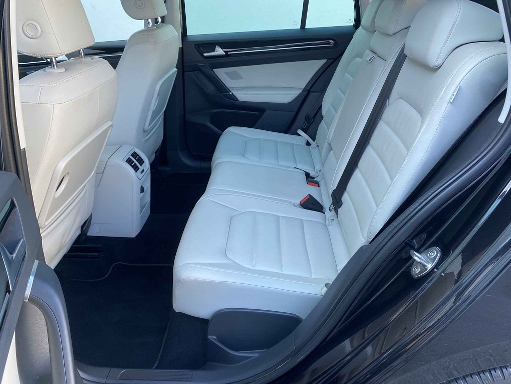 Volkswagen Sportsvan 2.0 TDi Highline
