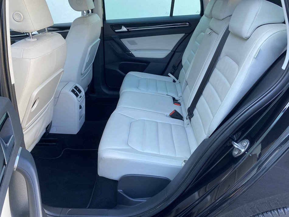 Volkswagen Sportsvan 2.0 TDi Highline