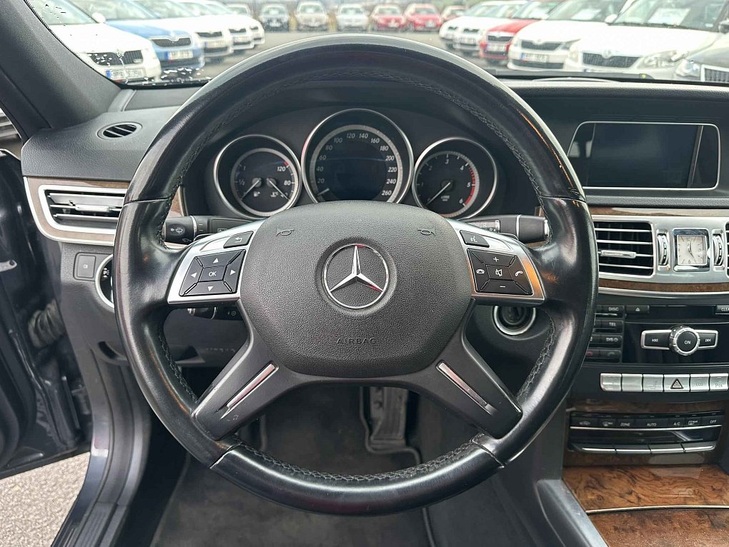 Mercedes-Benz Třída E 2.2CDi 