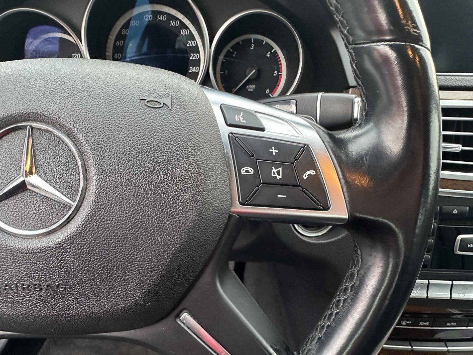 Mercedes-Benz Třída E 2.2CDi 