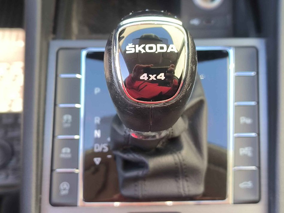 Škoda Superb III 2.0 TSi Scout 4x4
