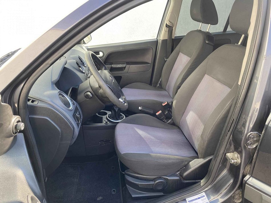 Ford Fusion 1.4i 