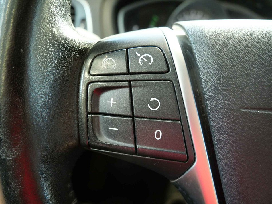 Volvo V40 2.0D 