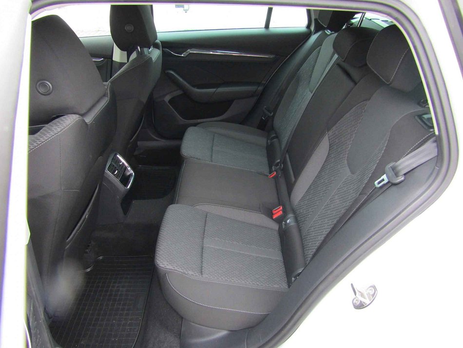 Škoda Octavia IV 2.0TDi Style
