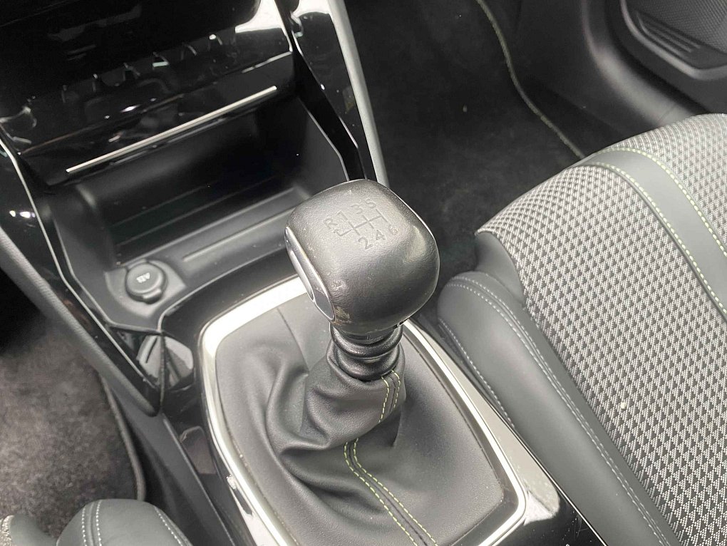 Peugeot 208 1.2 PT GT Line