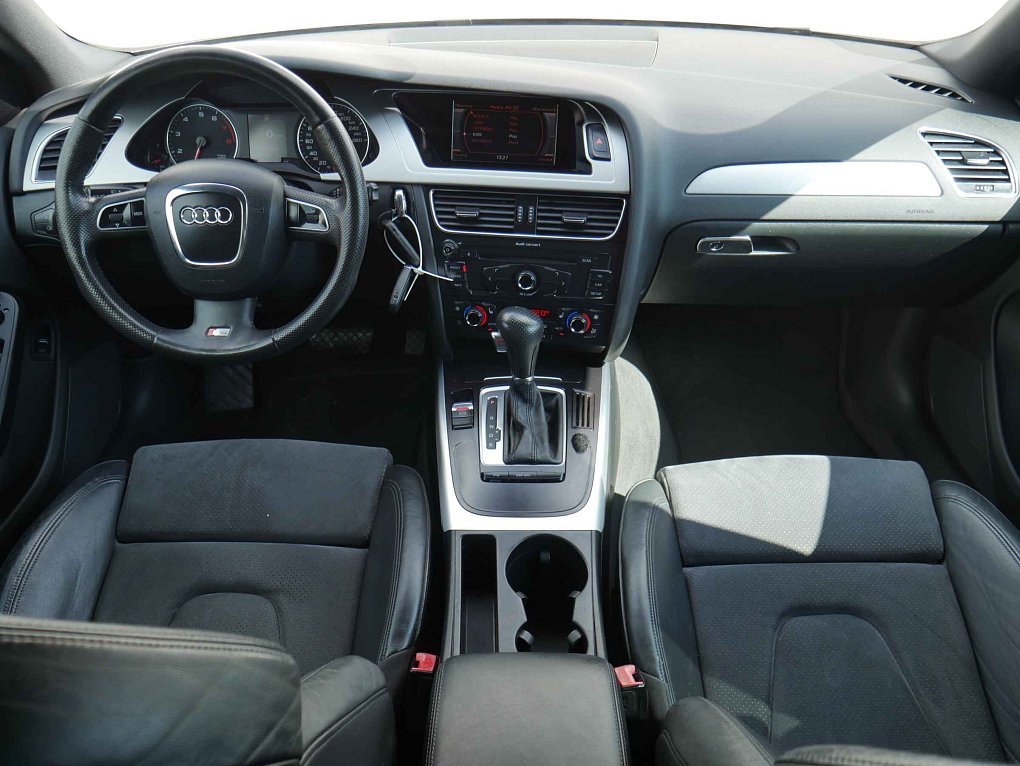 Audi A4 3.2 FSi S-line Quattro