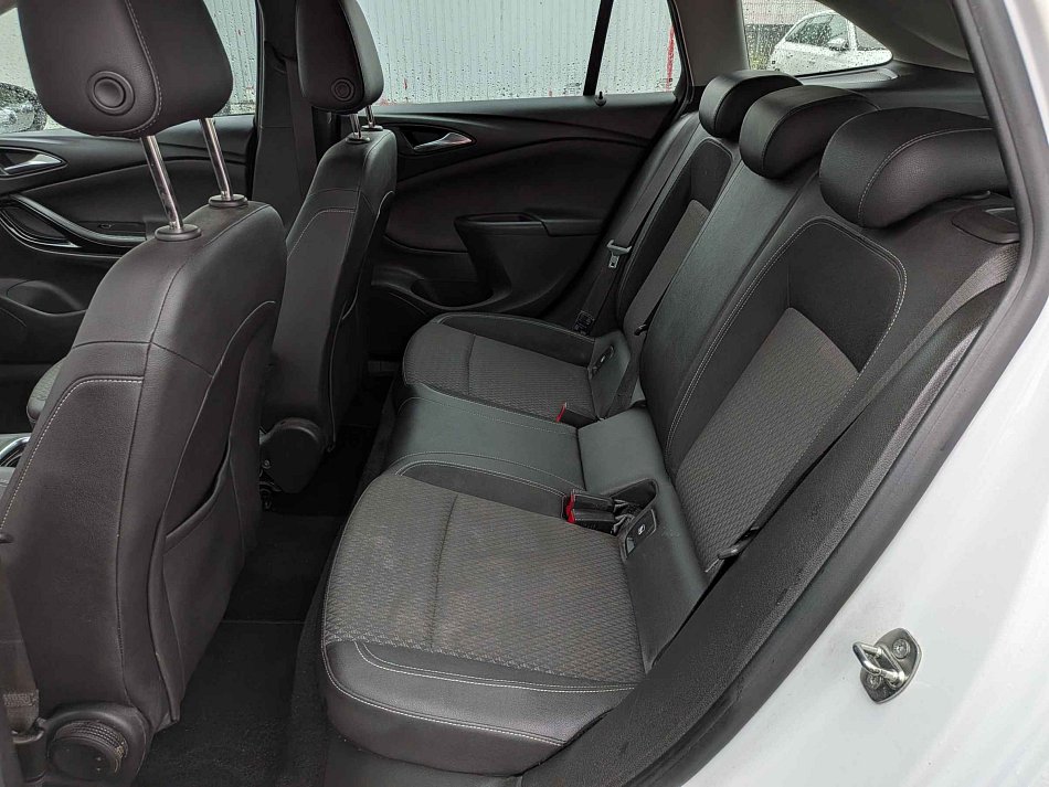 Opel Astra 1.6 CDTi 