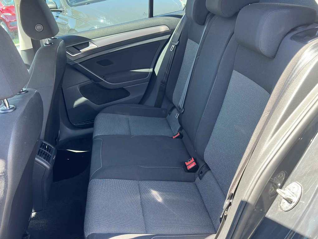 Volkswagen Golf 1.2 TSi 