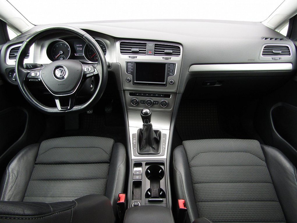 Volkswagen Golf 1.4TSI 