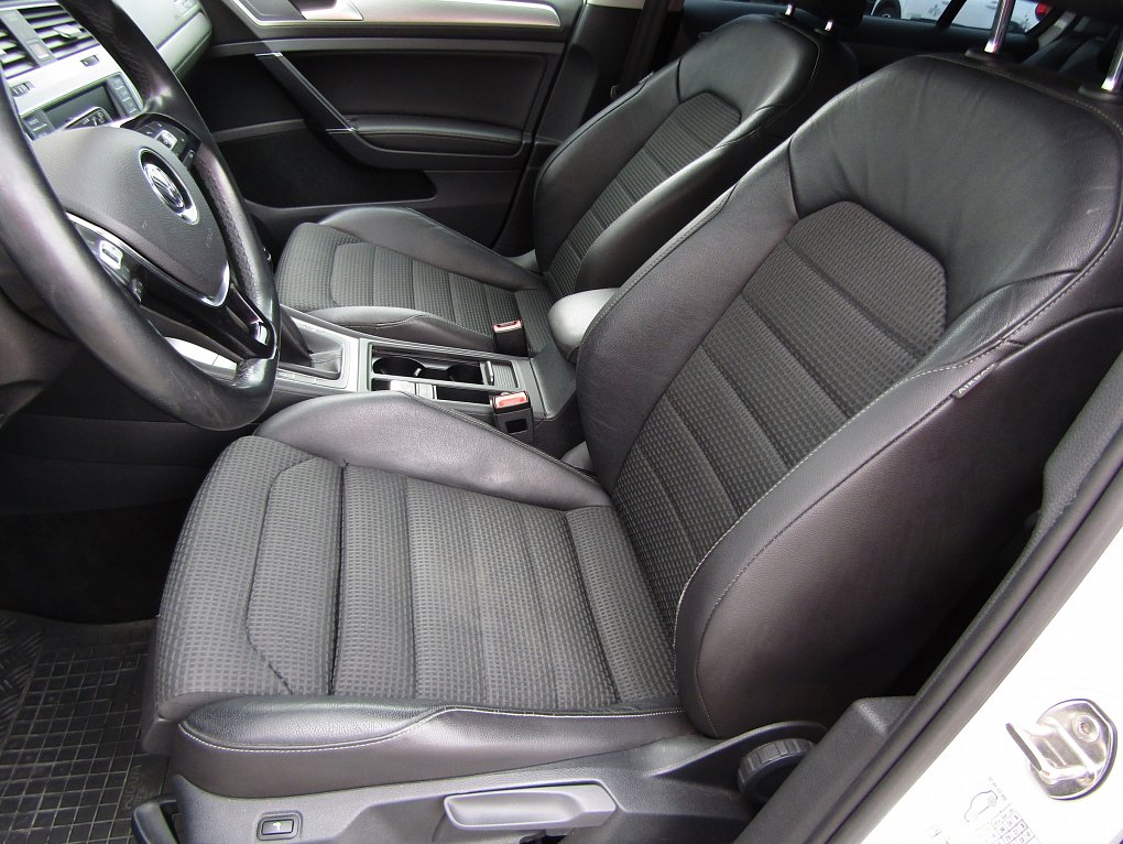 Volkswagen Golf 1.4TSI 