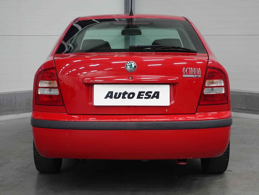 Škoda Octavia 1.6i Elegance