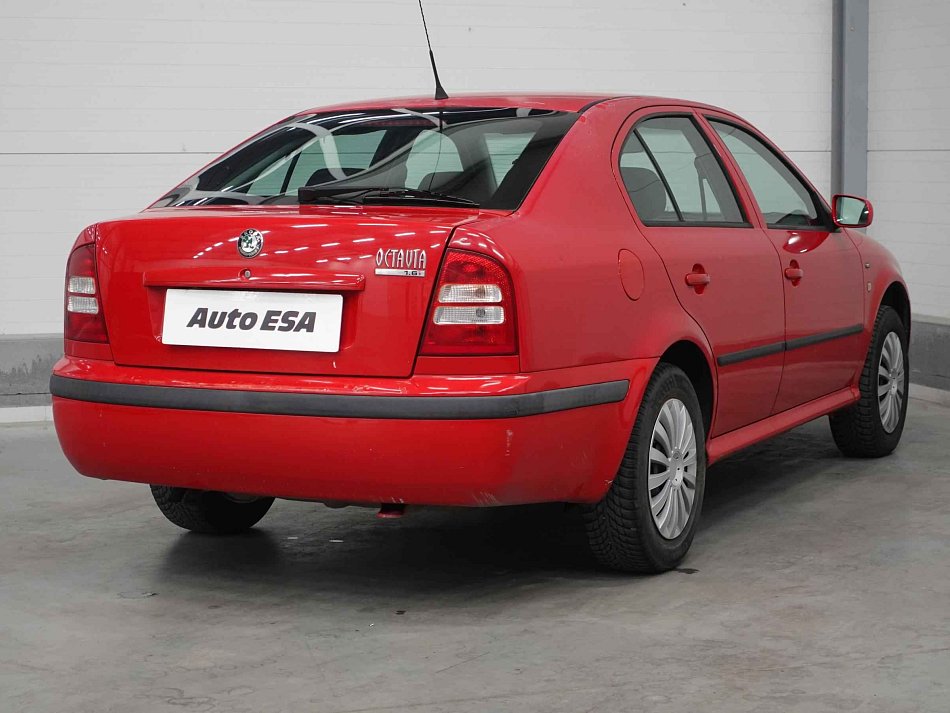 Škoda Octavia 1.6i Elegance