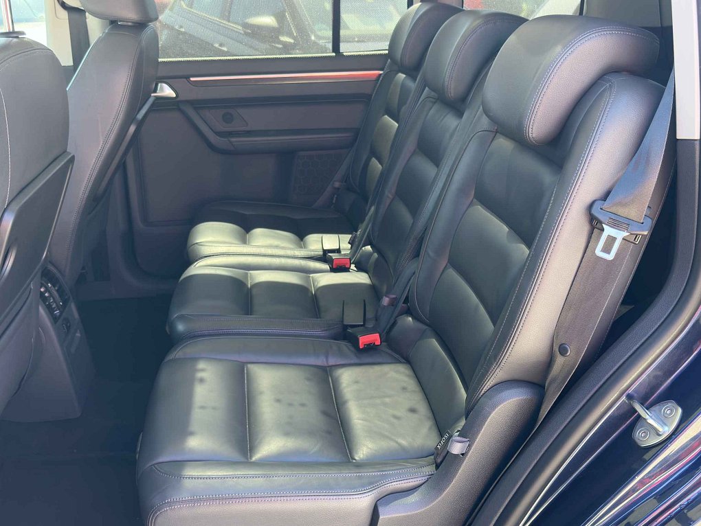 Volkswagen Touran 2.0 TDi 
