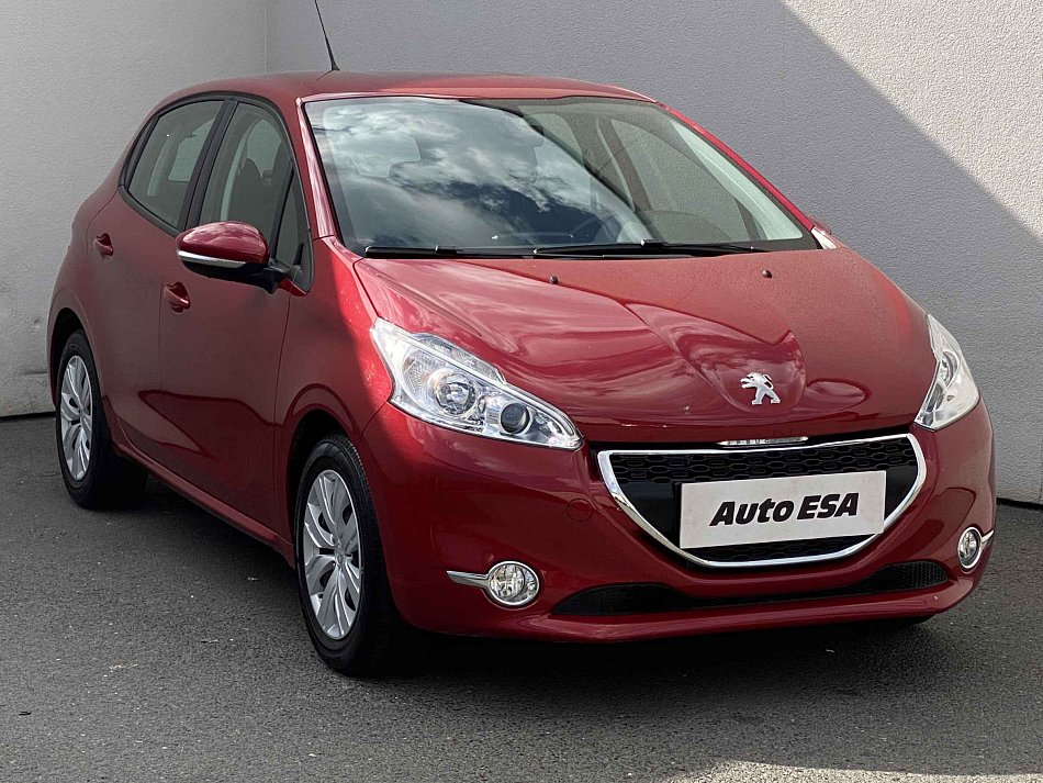 Peugeot 208 1.2i 