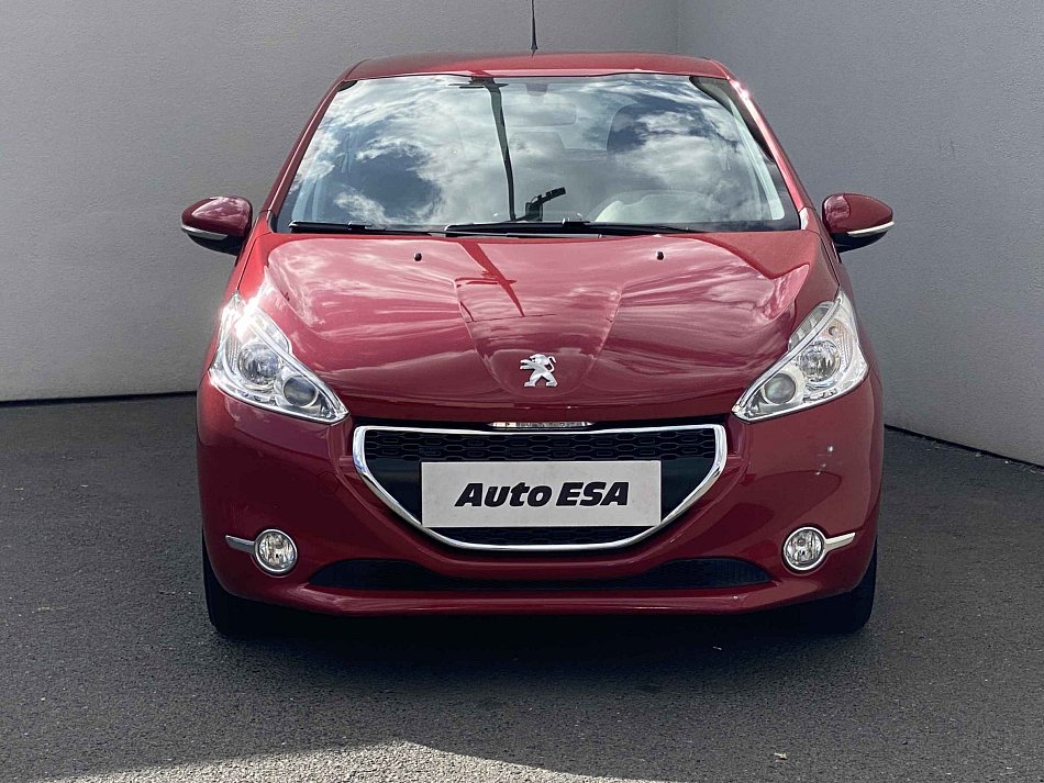 Peugeot 208 1.2i 