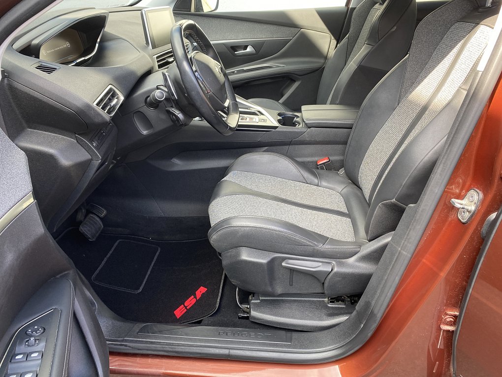 Peugeot 3008 1.2 PT Allure