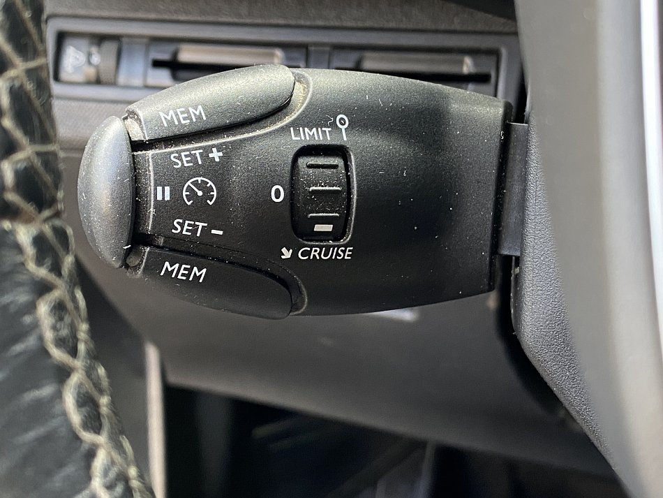 Peugeot 3008 1.2 PT Allure