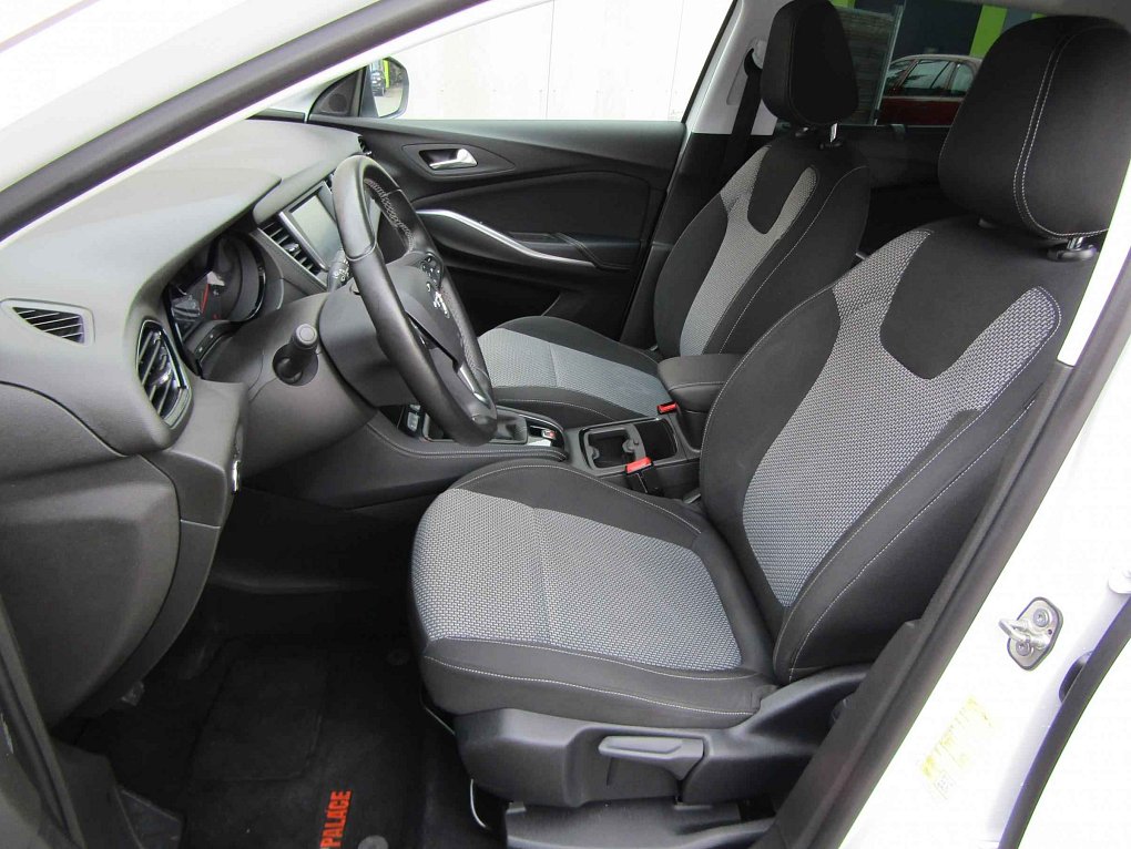 Opel Grandland X 1.2 PT Edition