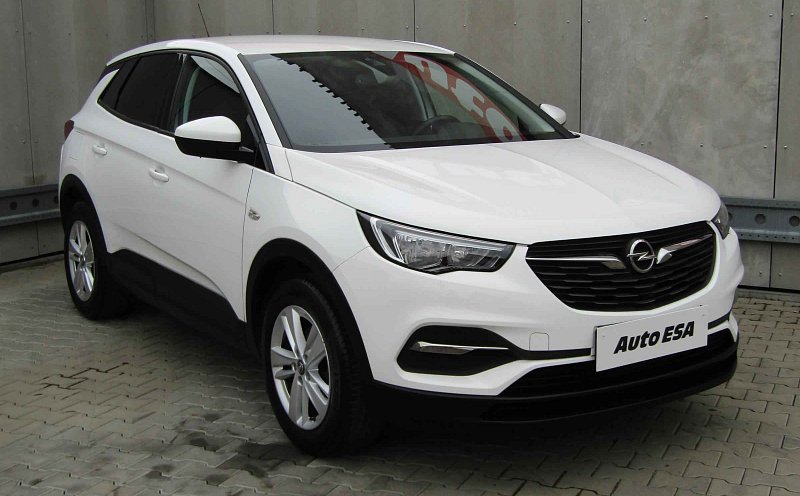 Opel Grandland X 1.2 PT Edition