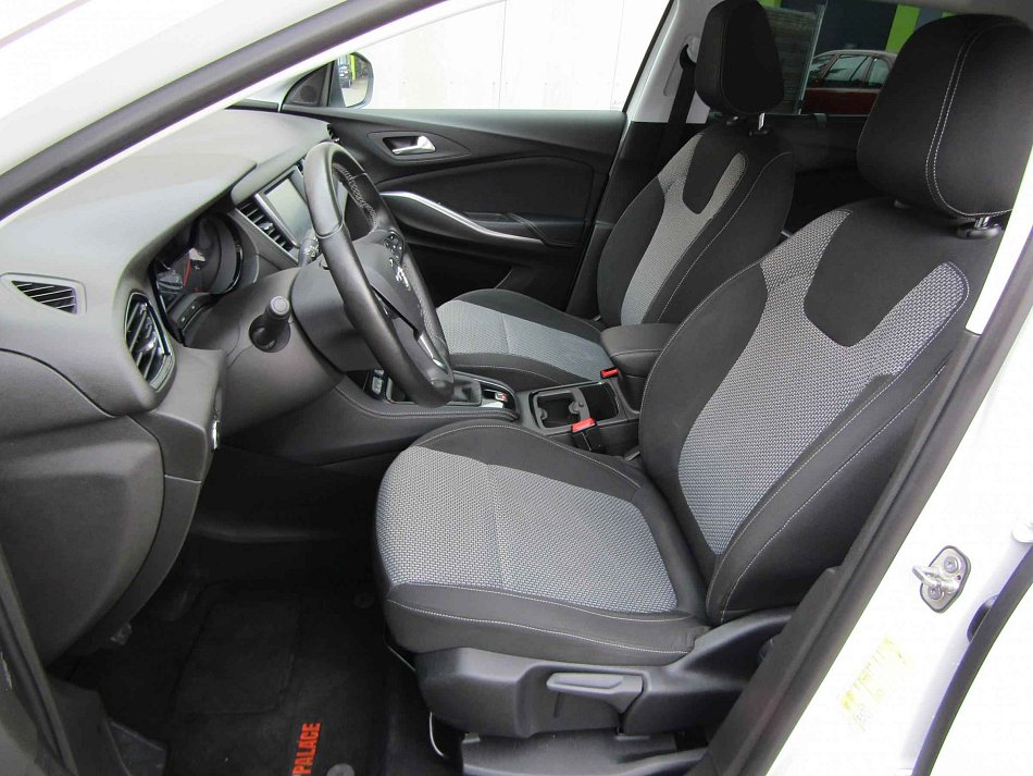 Opel Grandland X 1.2 PT Edition