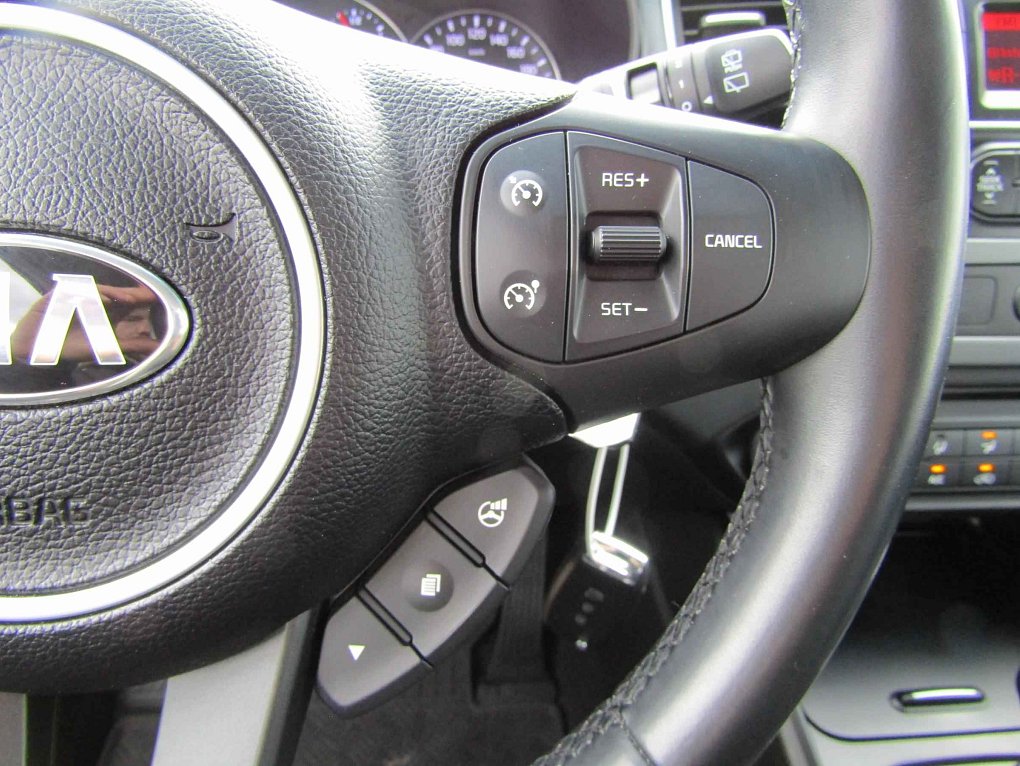 Kia Carens 1.6i 