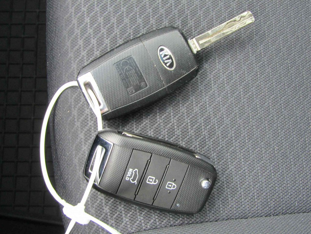 Kia Carens 1.6i 