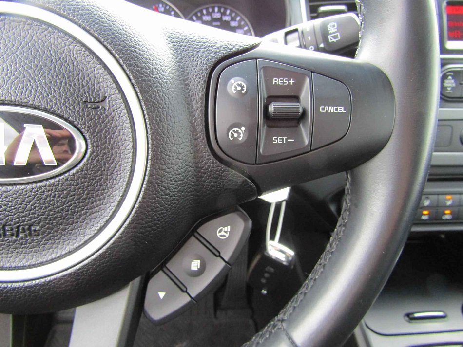 Kia Carens 1.6i 