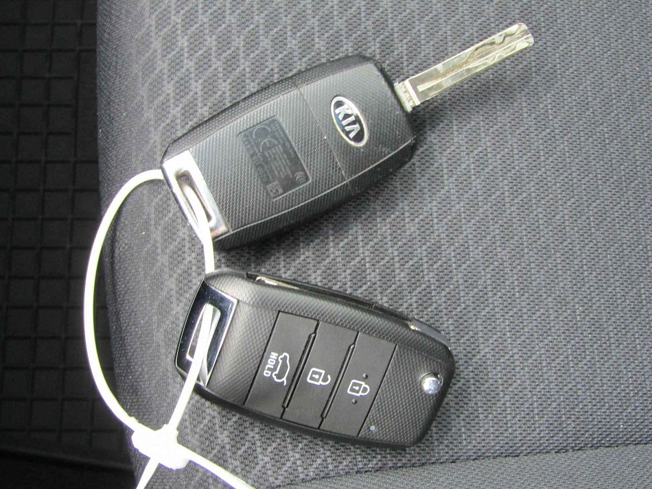 Kia Carens 1.6i 
