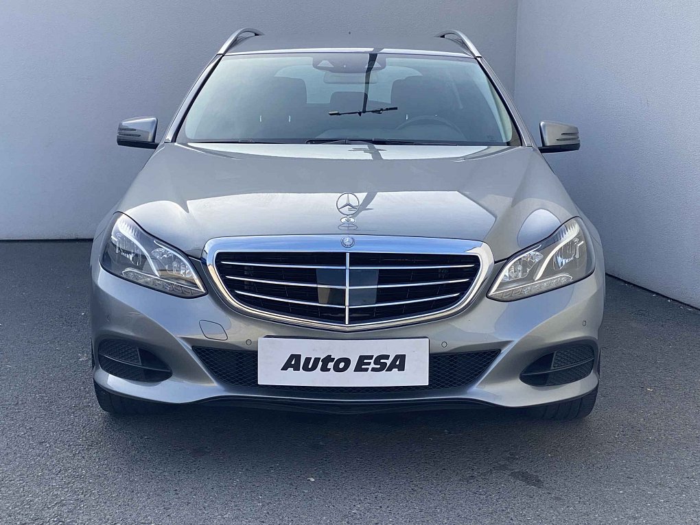 Mercedes-Benz Třída E 2.1 CDi Avantgarde E200