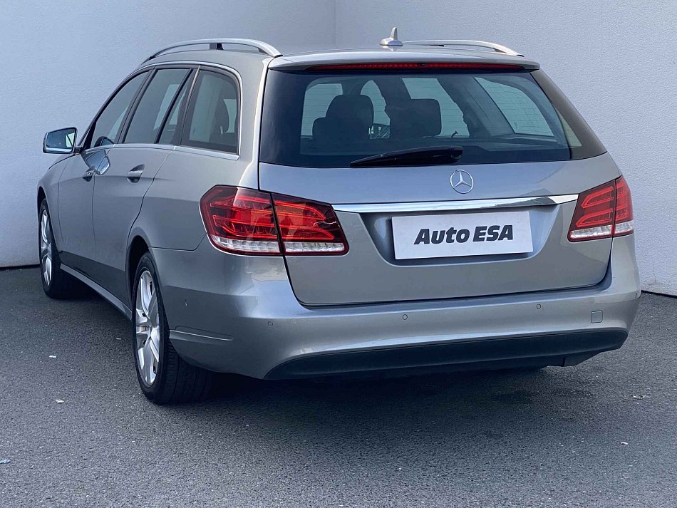 Mercedes-Benz Třída E 2.1 CDi Avantgarde E200