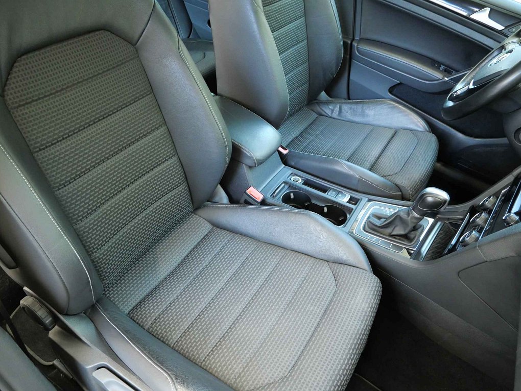 Volkswagen Golf 2.0 TDi 