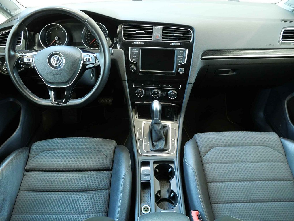 Volkswagen Golf 2.0 TDi 