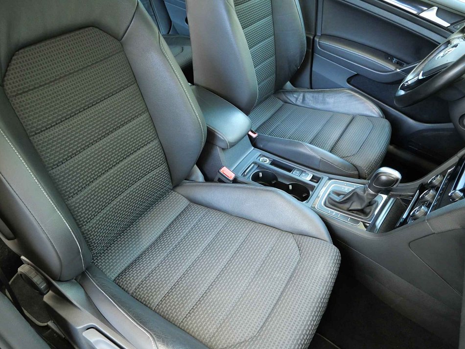 Volkswagen Golf 2.0 TDi 