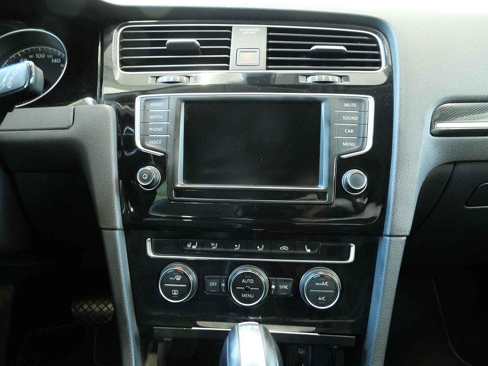 Volkswagen Golf 2.0 TDi 