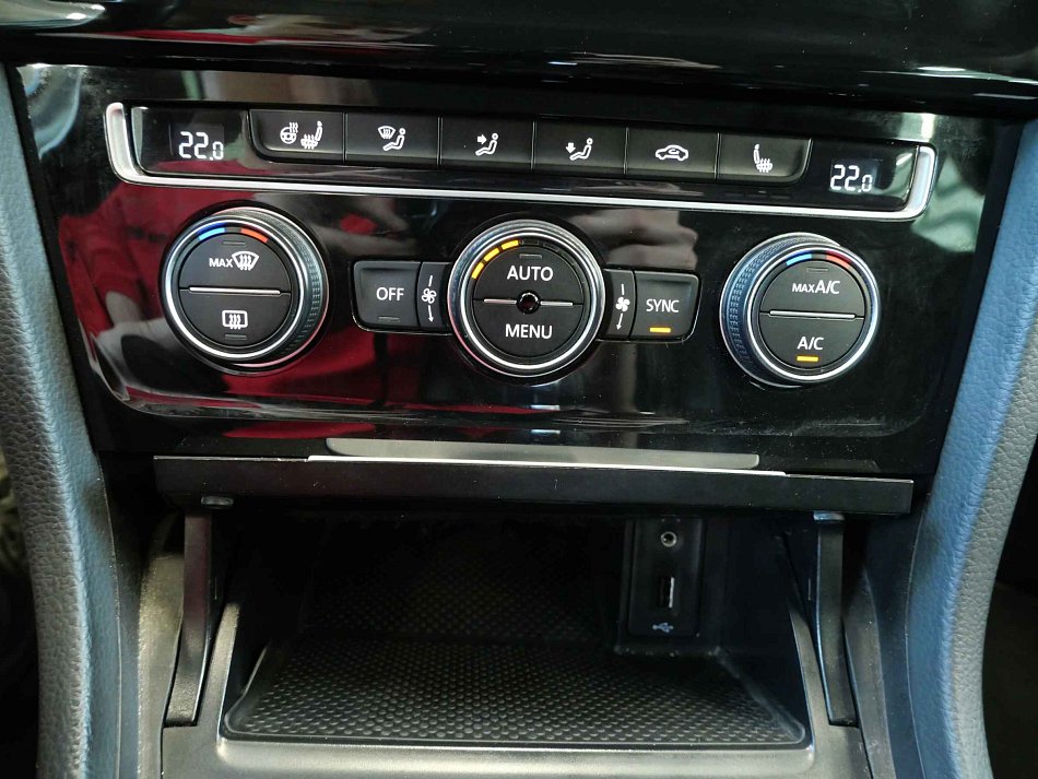 Volkswagen Golf 2.0 TDi 