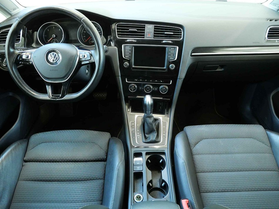 Volkswagen Golf 2.0 TDi 