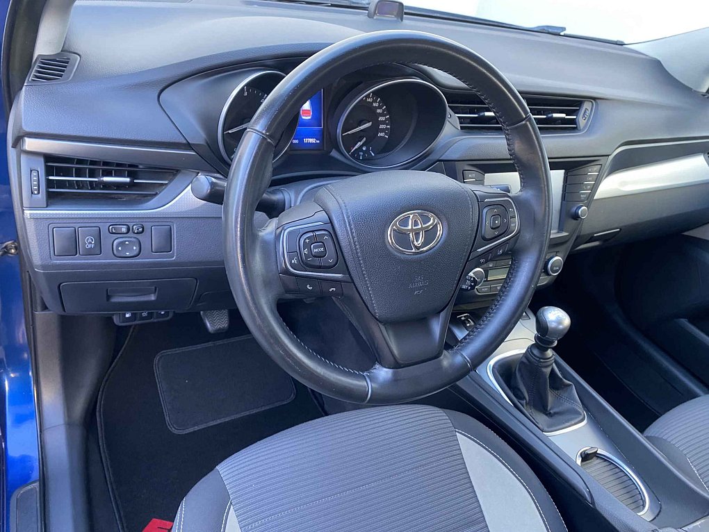 Toyota Avensis 2.0D-4D Active