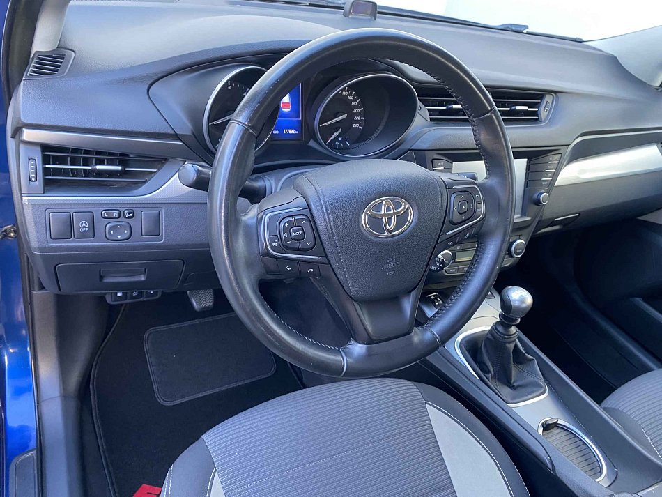 Toyota Avensis 2.0D-4D Active