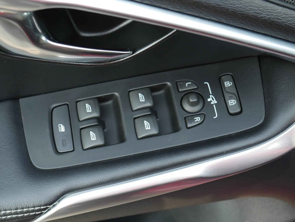 Volvo V40 2.0 i 