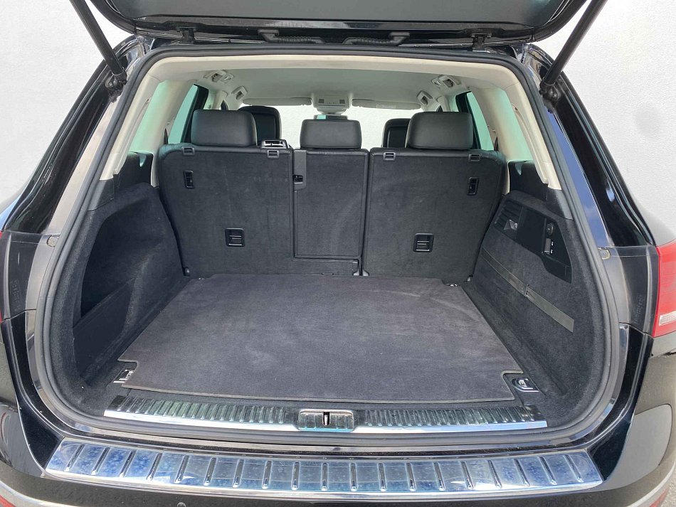 Volkswagen Touareg 3.0 TDi V6  4x4