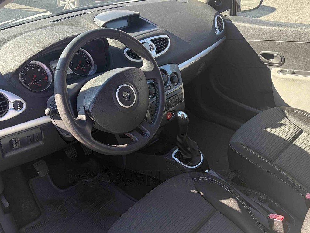 Renault Clio 1.2i 