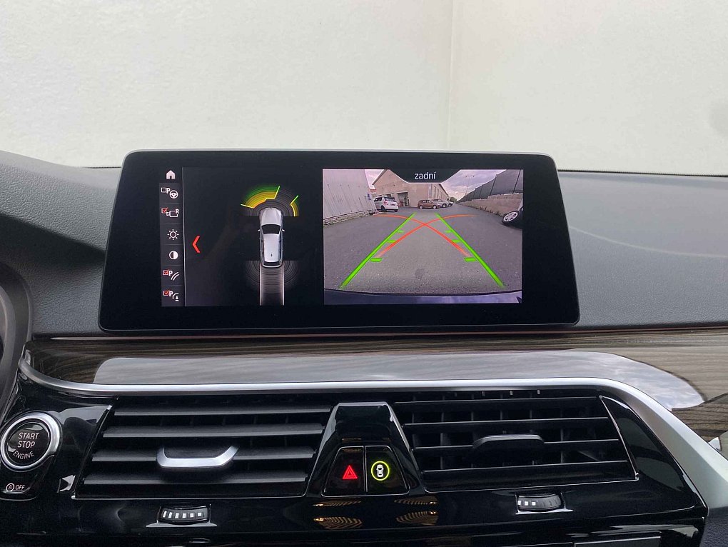 BMW Řada 5 2.0 LuxuryLine 530i xDrive